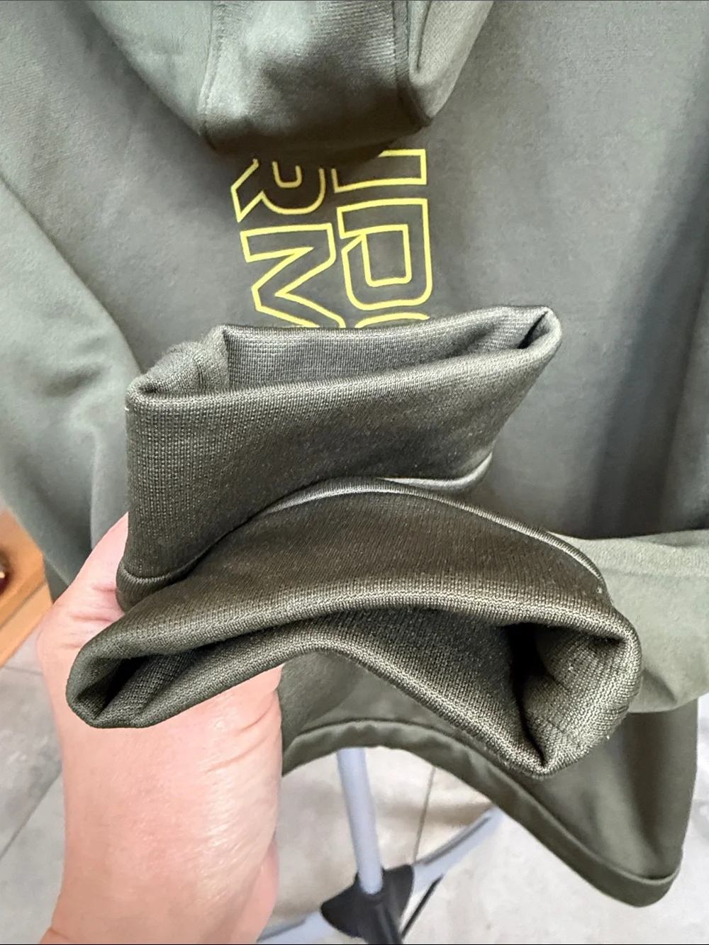 Under Armour Olive Green Hoodie with Fleece Lining Youth XL - Picture 6 of 6